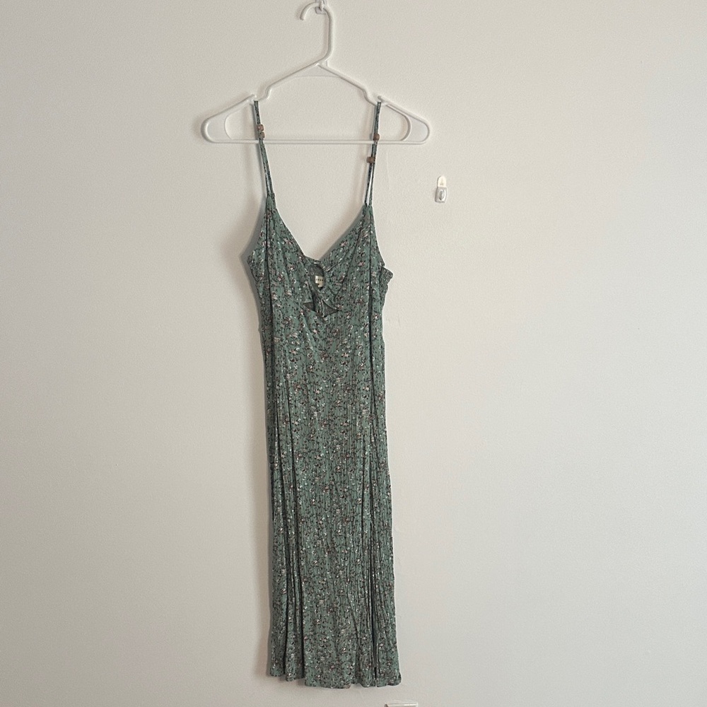 Aeropostale Green Floral Midi Dress